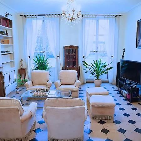 Chambres D'hotes Dans Maison De Maitre Du 18e Siecle *